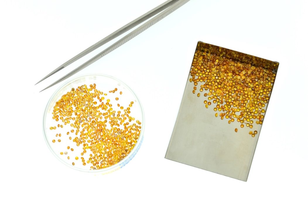 YELLOW-BROWN SYNTHETIC DIAMONDS FOUND IN “MIXED” DIAMOND BATCHES
